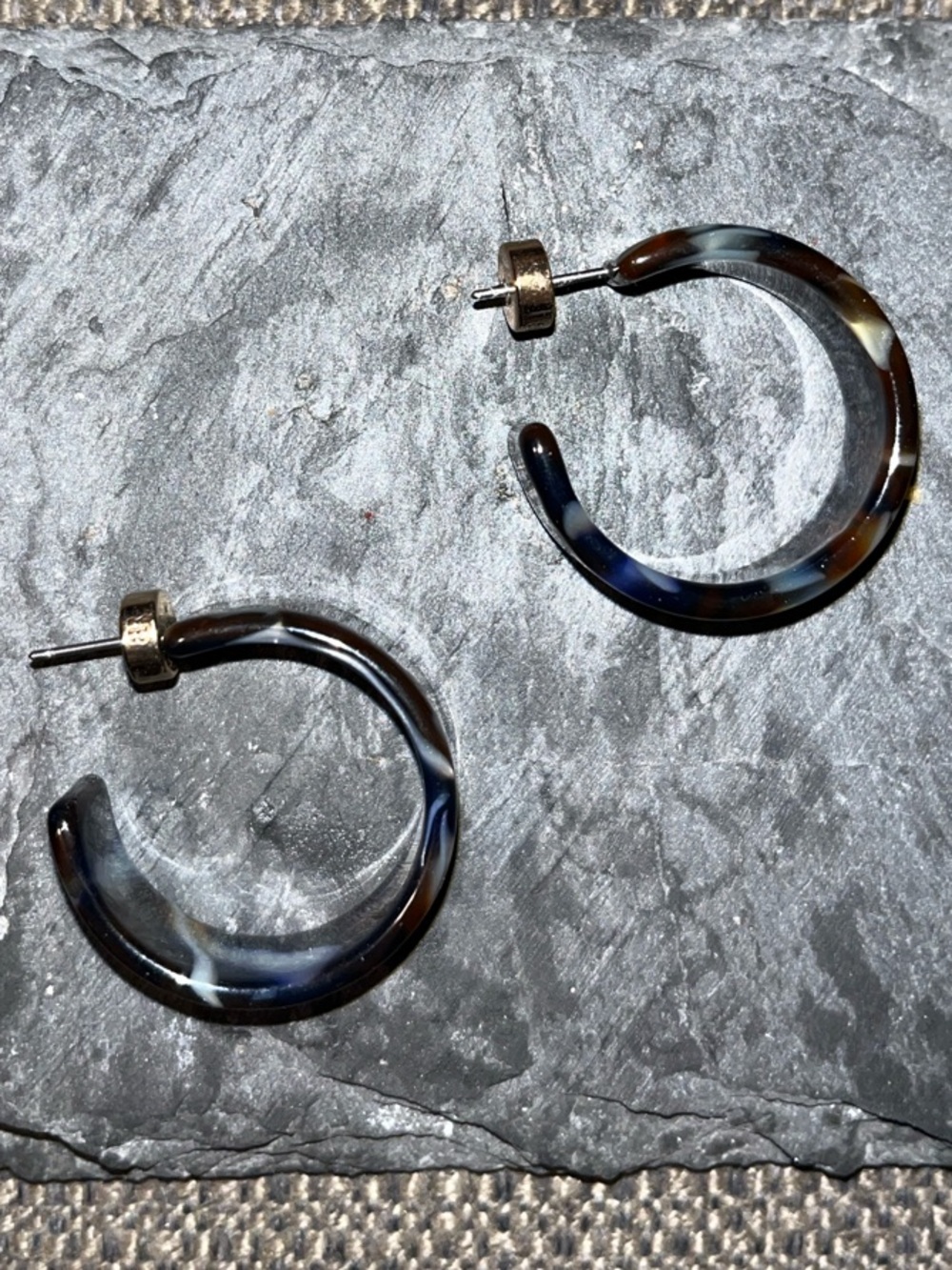 Tortoiseshell Resin Hoop Earrings in Brown & Navy